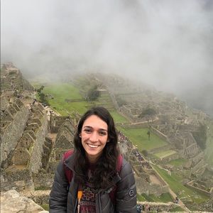 Meet your Posher, Claire